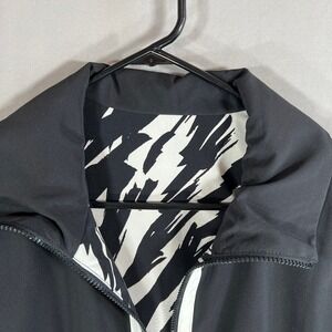 Travel Ready Reversible Light Spring Jacket Black and White - No label Size L